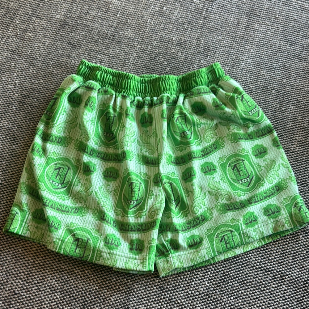 Baseball lifestyle bag chasing cash shorts